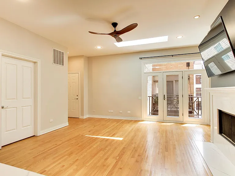 1347 W Washington Blvd #4B — Photo 5