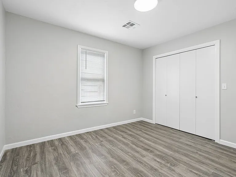 Bedroom 2 photo 1