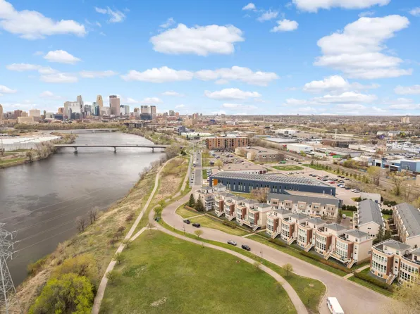 2311 River Pointe Cir, Minneapolis, MN 55411