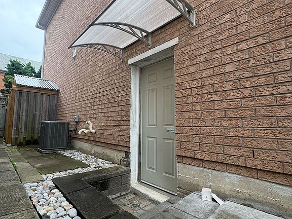 2nd image of 132 Peninsula Cres #Basement