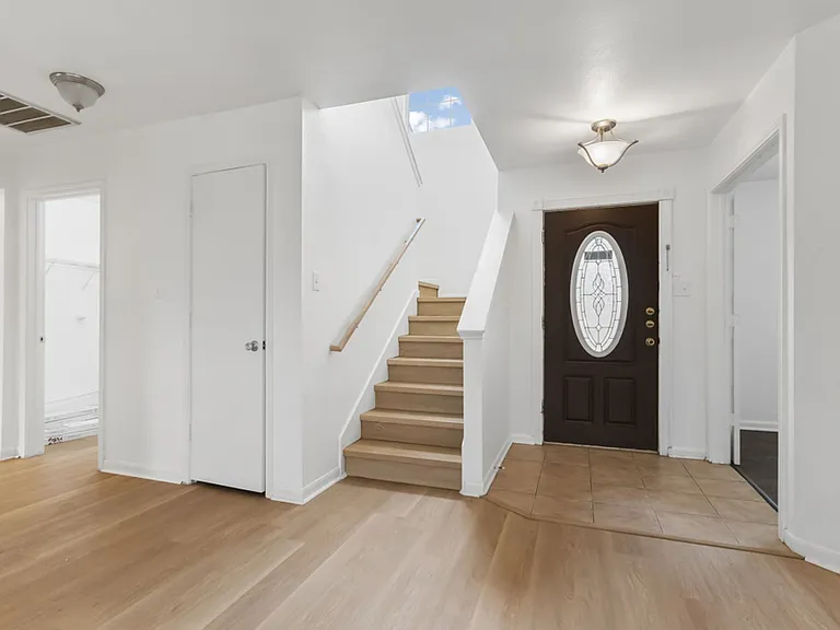 210 Laceleaf Ln — Photo 4