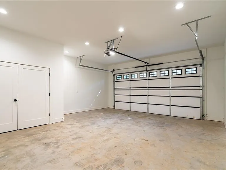 1453 Bridges Ave SW — Photo 26
