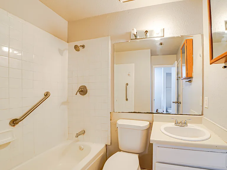 633 Carriagehouse Ln #I3 — Photo 13