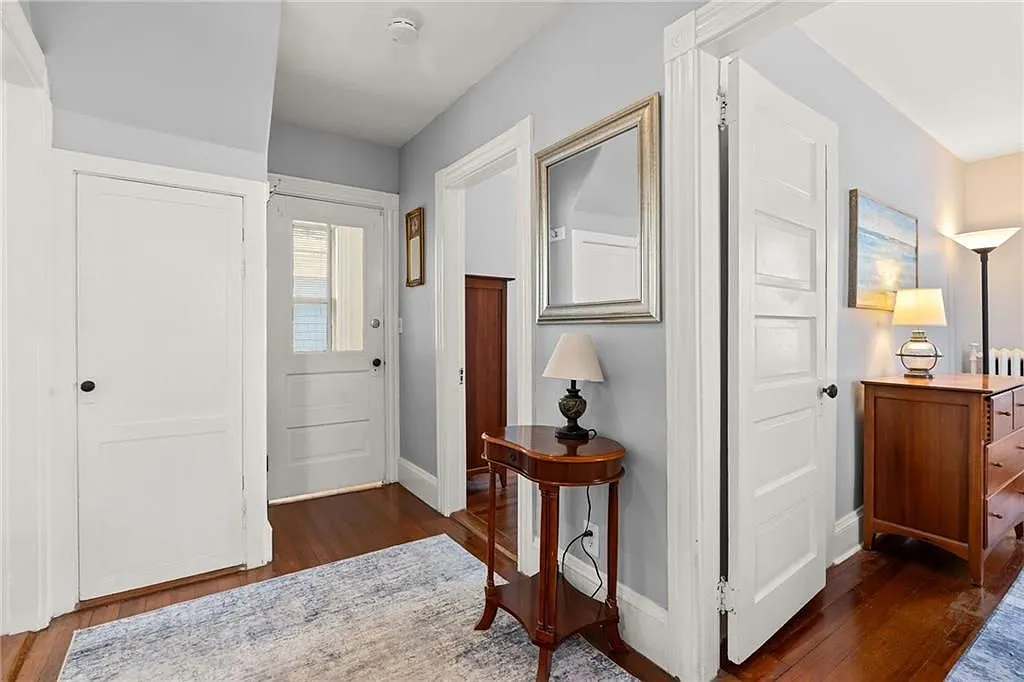2 bed, 1.0 bath, 644 sqft, $8,000 — Photo 2