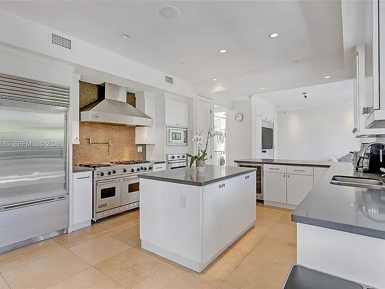 350 Redwood Ln — Photo 13
