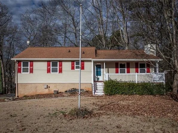 4135 Macduff Dr, Douglasville, GA 30135