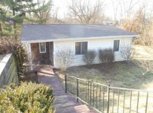 919 Nichols St, Collinsville, IL