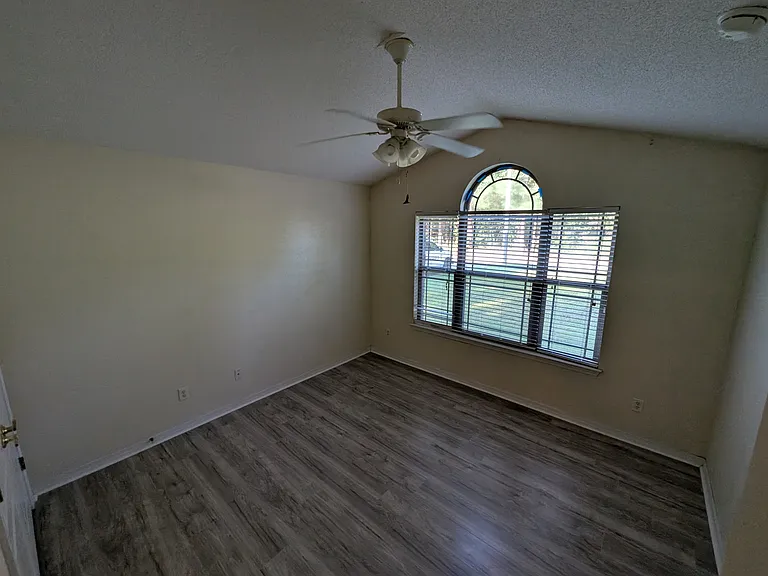 3229 Harrison St — Photo 7