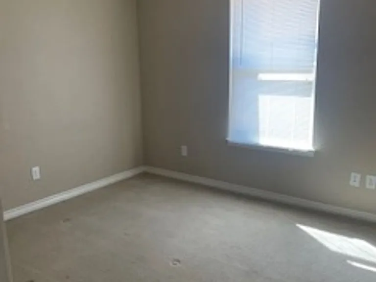 1150 W Frey St — Photo 5