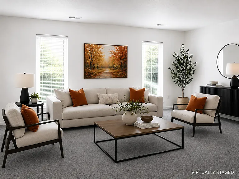 Royal Manor Apartments — Photo 16
