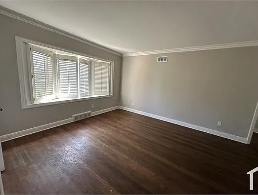 1407 Worthington St — Photo 6