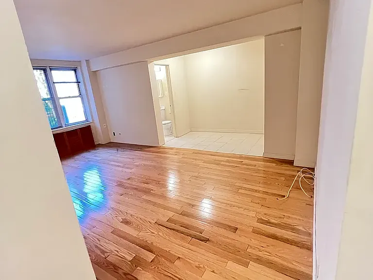 214 E 8th St #6S — Photo 1
