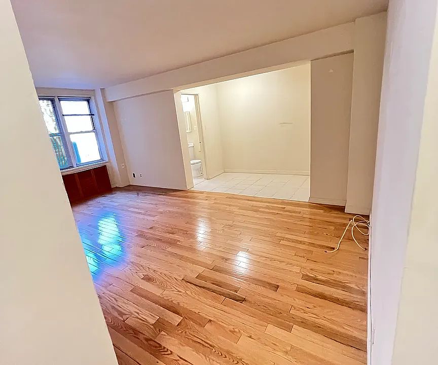 1st image of 214 E 8th St #6S