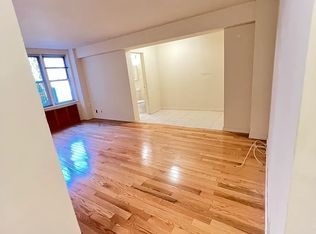 214 E 8th St #6S, Brooklyn, NY 11218