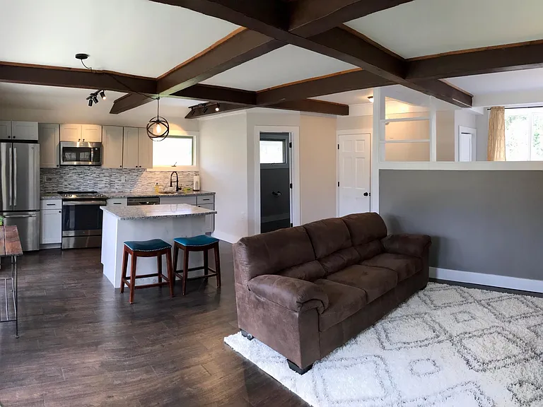 69 Applewood Ln — Photo 2