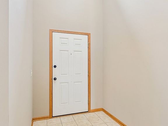 2nd image of 17505 Franklin Plz