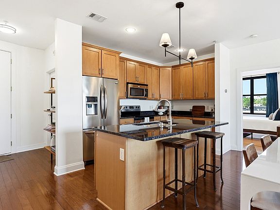 5th image of 702 Wedgewood Park APT 505