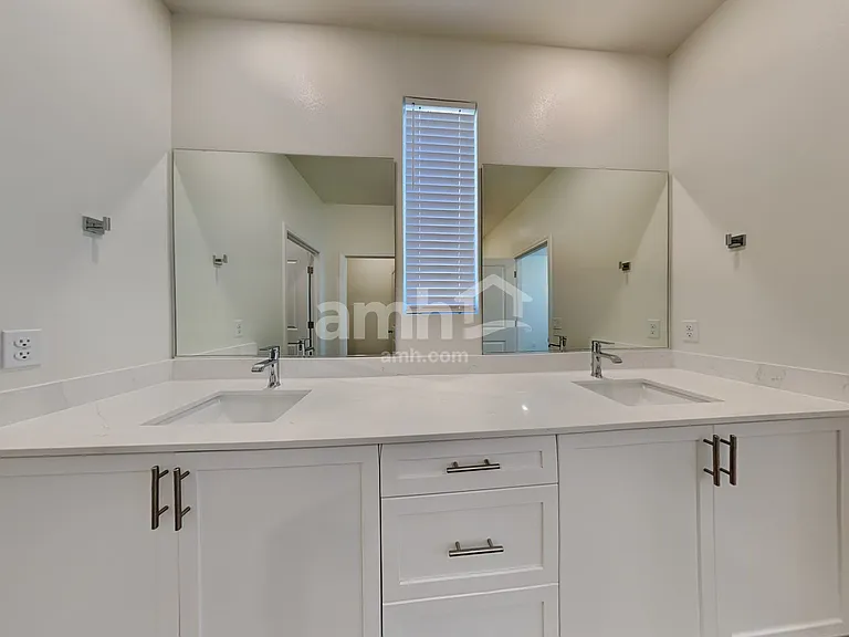 521 Silverbell Falls Pl — Photo 12
