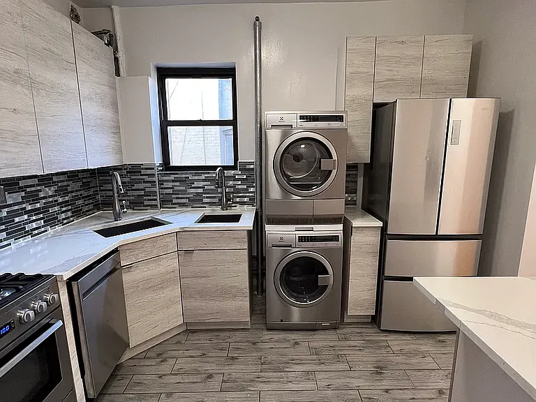 511 W 186th St #E2 — Photo 1