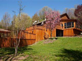 995 N Quaker Hill Rd, Pawling, NY 12564