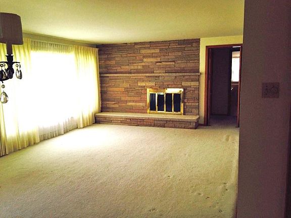 BEAUTIFUL STONE FIREPLACE