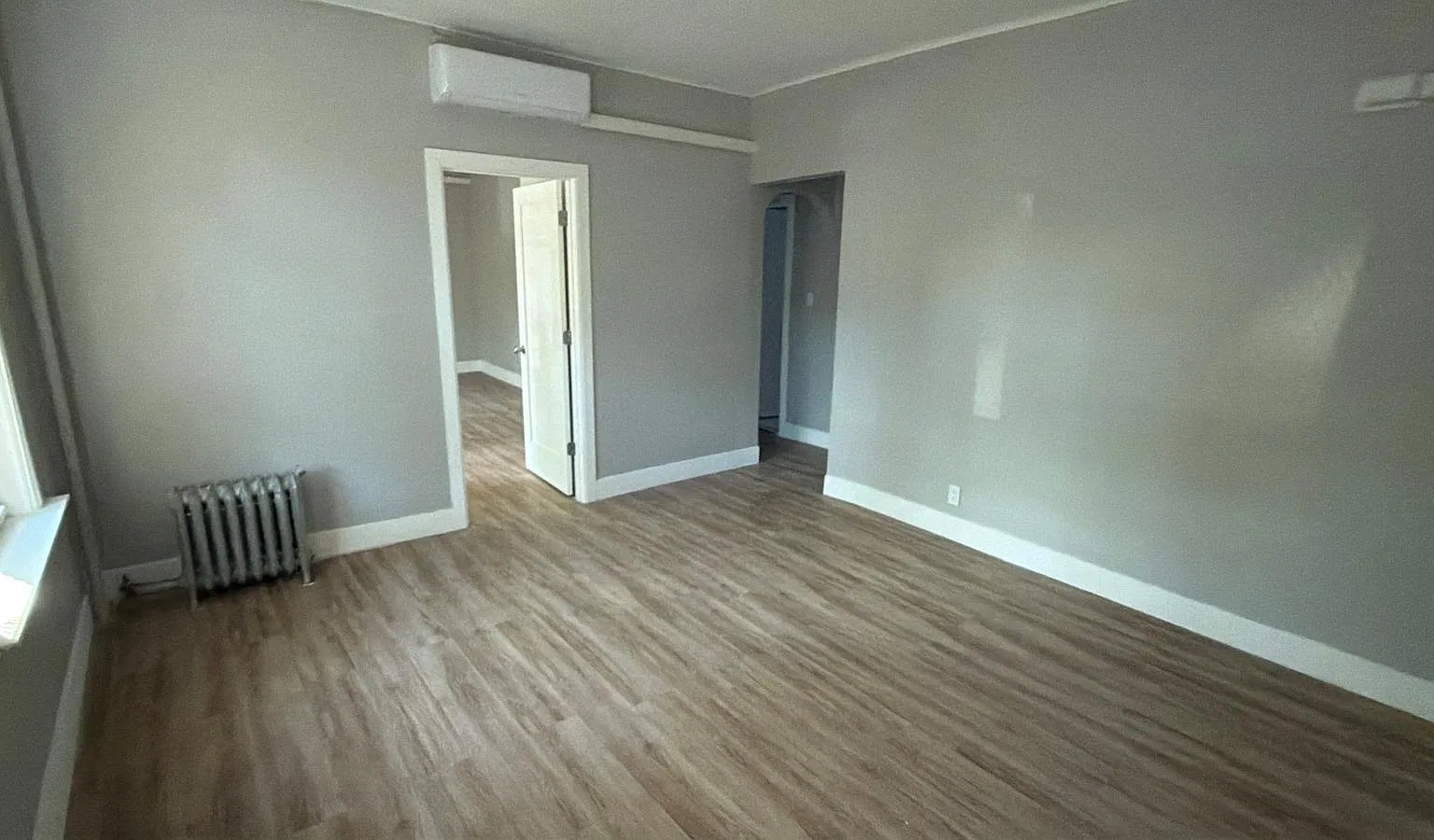 3 bed, $3,373 — Photo 3
