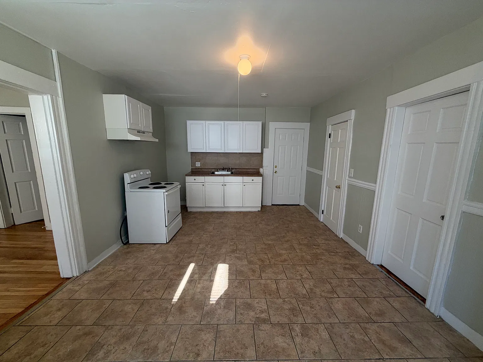 31 Salem St — Photo 3
