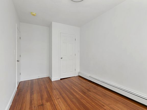 5th image of 122 Prince St #4