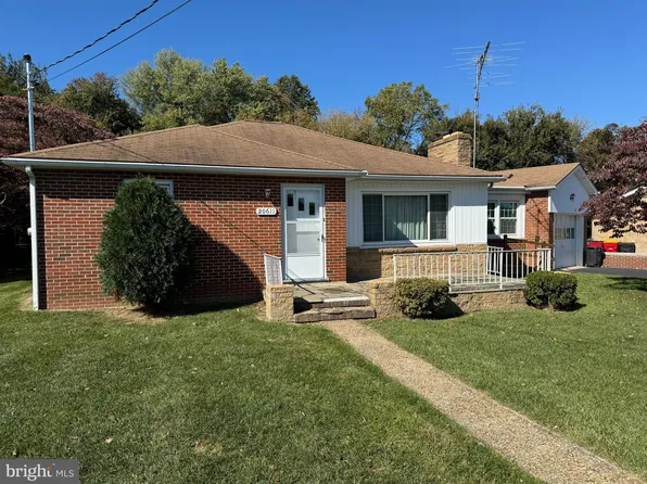 20611 Emerald Dr, Hagerstown, MD 21742