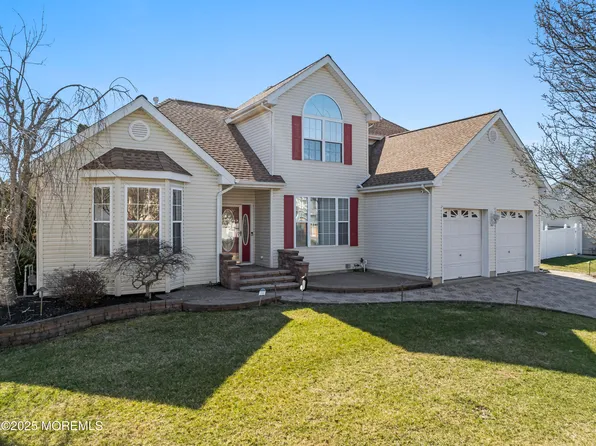 17 Hannah Lee Road, Barnegat, NJ 08005