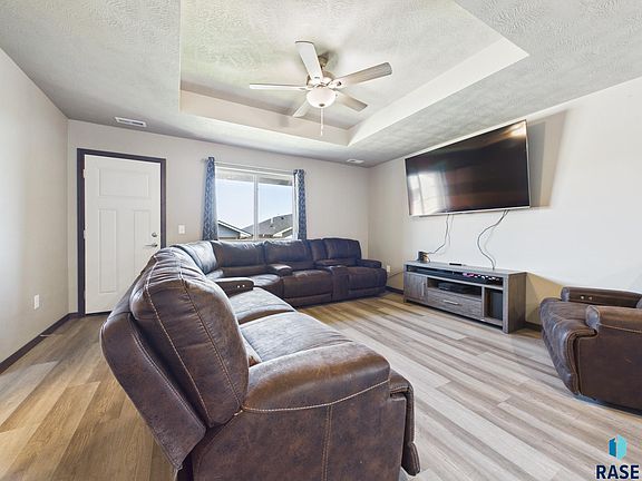 2nd image of 1604 N Tina Dr