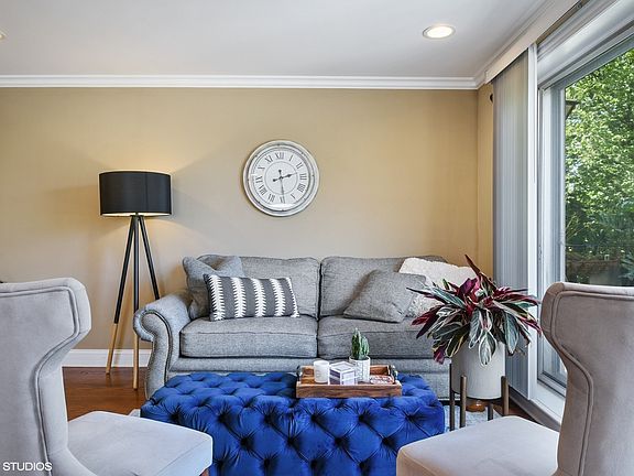 5th image of 5005 Enfield Ave APT 301
