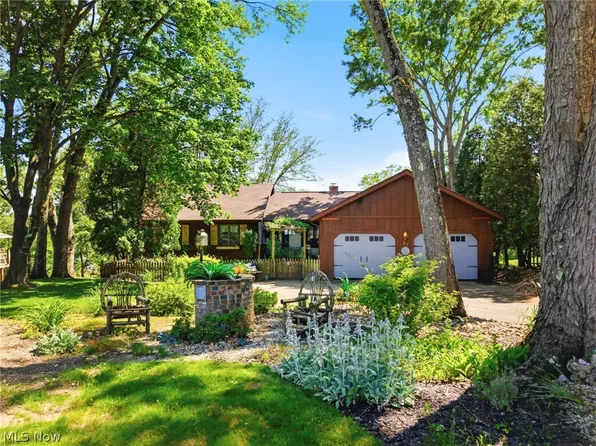 37 Apache Trl, Malvern, OH 44644