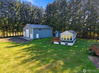 104 Moonlight Ln, Cinebar, WA 98533