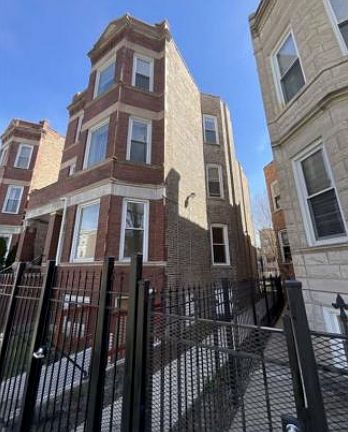 3rd image of 1321 S Lawndale Ave APT 1