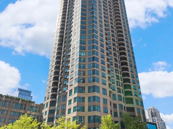 400 N Lasalle Dr Unit 1401, Chicago, IL 60614