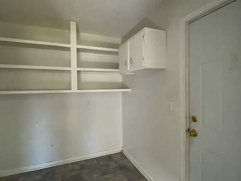 2427 W Graber St — Photo 25