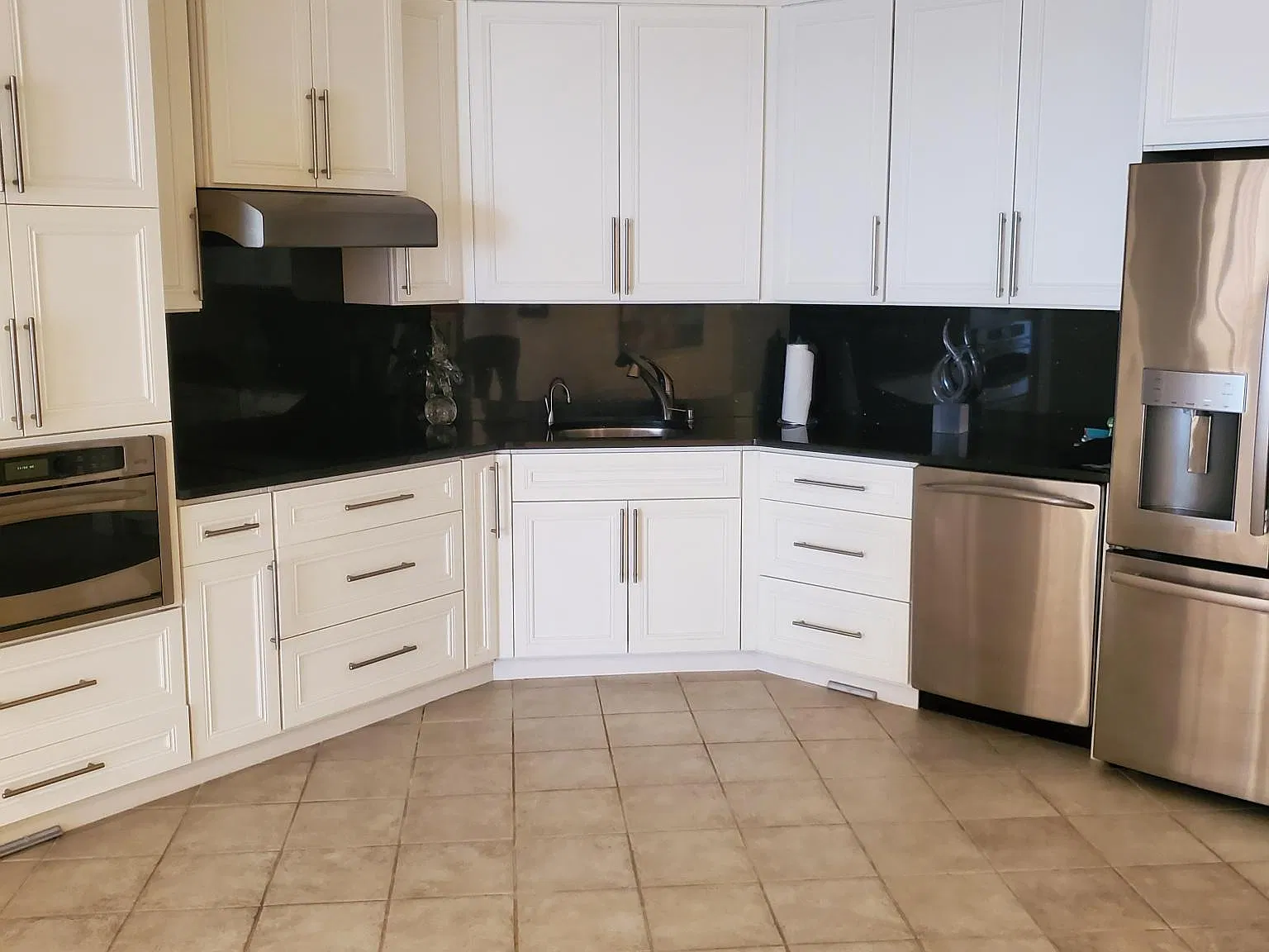 2 bed, 1905 sqft, $2,795 — Photo 3