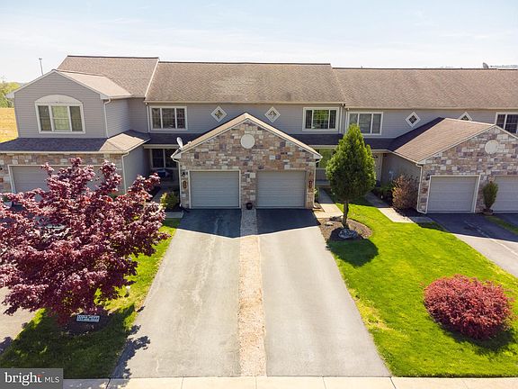 2nd image of 420 Alexandria Ct