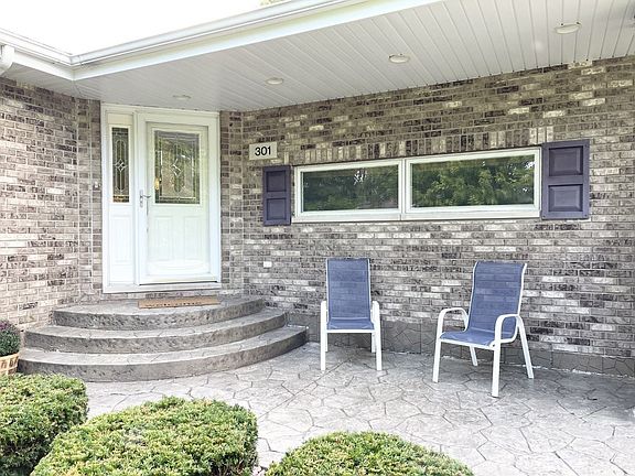 2nd image of 301 Park Lane Dr