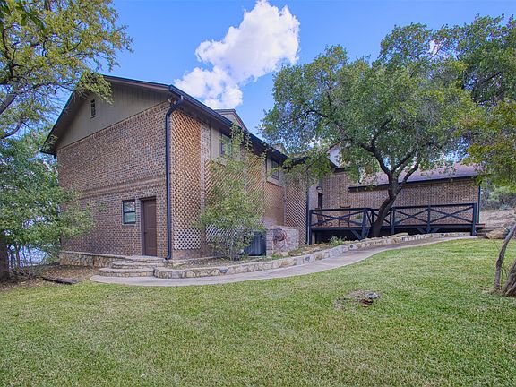 4th image of 8550 Lakewood Dr