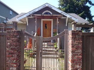 3915 41st Ave SW, Seattle, WA 98116