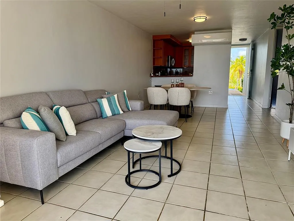 2 bed, 2.0 bath, 1300 sqft, $3,500 — Photo 4