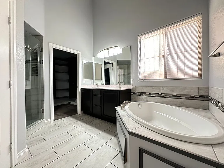 6325 Heather Creek Pl — Photo 11