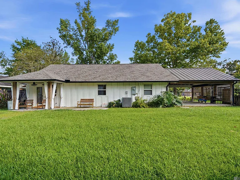 44464 Lakewood Dr — Photo 16