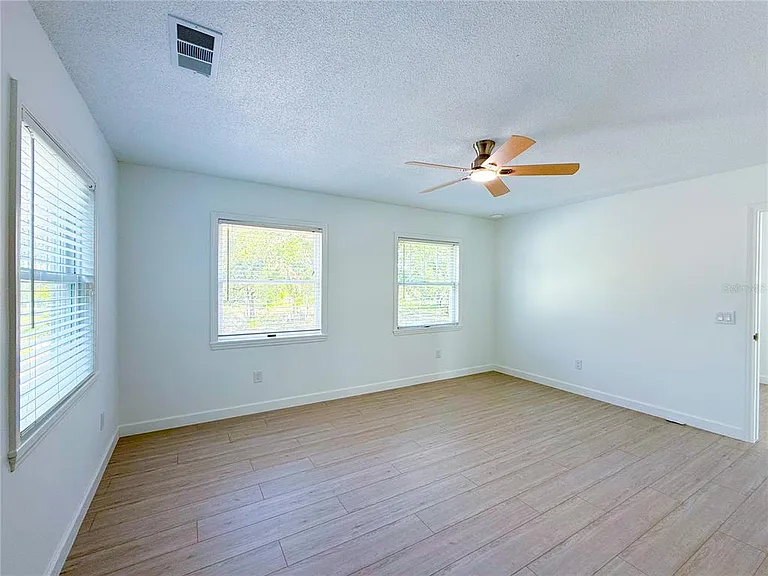 2827 Sanctuary Ln — Photo 52