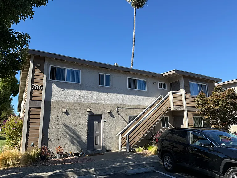 786 Reseda Dr #12 — Photo 1