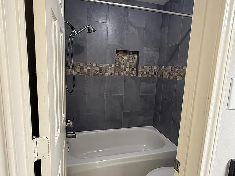 4514 Pebblestone Dr — Photo 24
