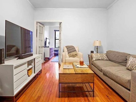 2nd image of 213 E 88th St #3B