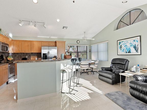 3rd image of 7302 Le Chalet Blvd